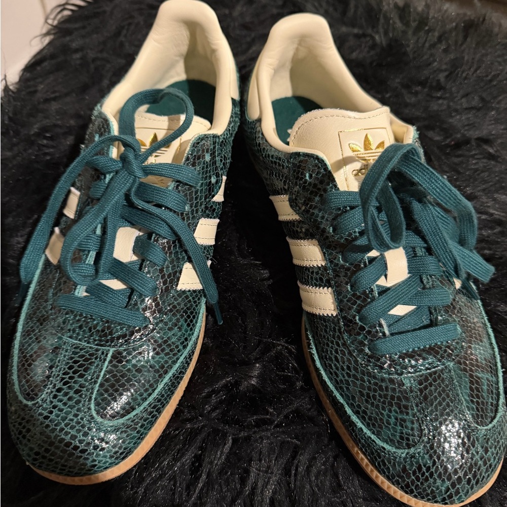 adidas Teal Snake-Print Gazelle with Cream Stripes 🔥 Wore 1x